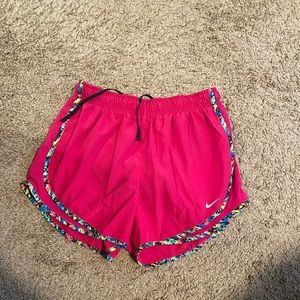 Nike athletic shorts. Size medium. VGUC